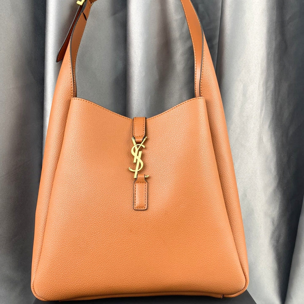 Saint Laurent 5 À 7 Soft Small Hobo Bag In Smooth Beige 27Cm