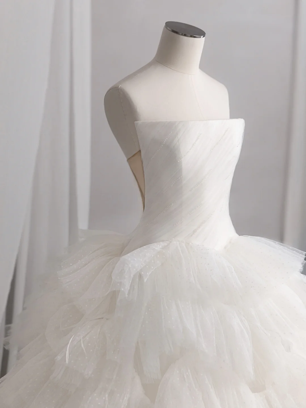 White strapless fitted waist slim-fitting ball gown/bridal dress R8438