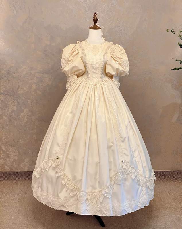 White puff-sleeved, round neck, retro-style, fitted waist, long ball gown/bridal dress R7235