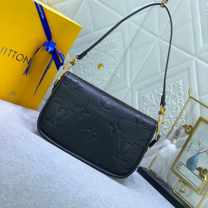 Louis Vuitton Diane Monogram In Black 23Cm M46386
