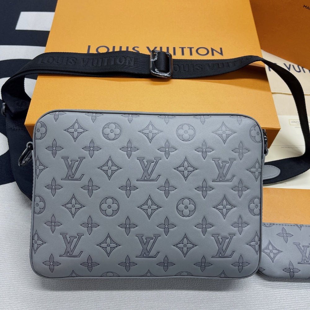 Louis Vuitton Duo Messenger Monogram Shadow Anthracite Gray 26Cm LV M46104