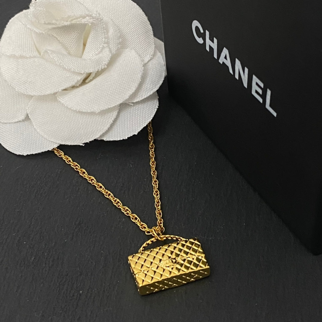 EN – Lux Necklace CHL015