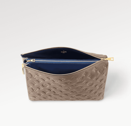 Louis Vuitton M21276 Coussin MM