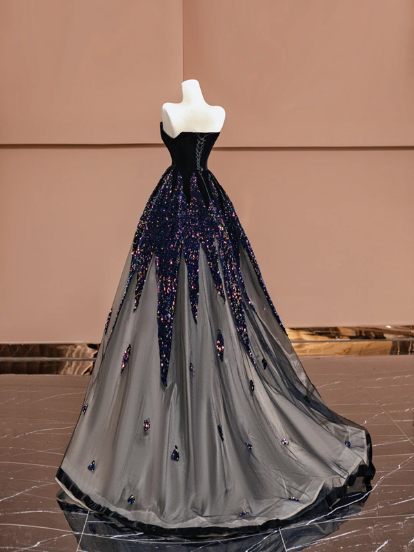 Black strapless, fitted waist, long ball gown with a full skirt R8391