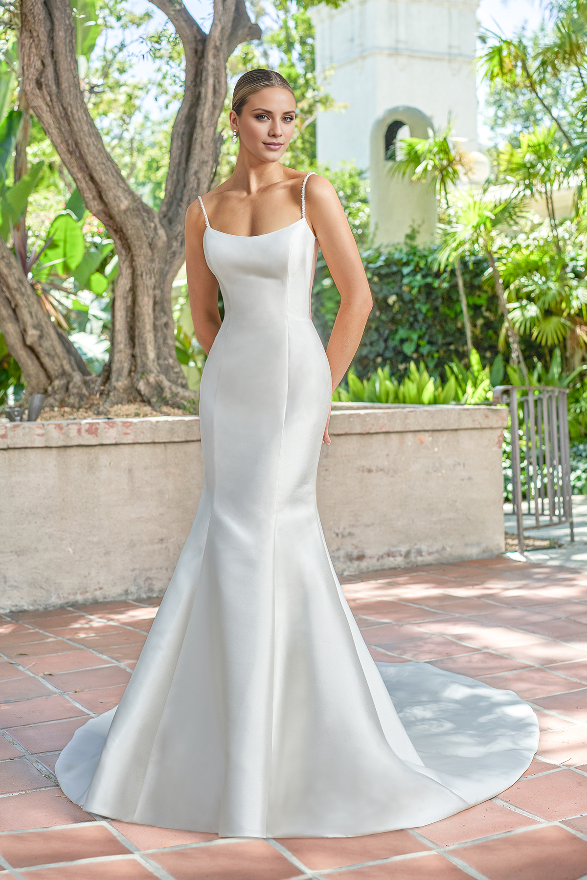 Low round neck transparent phantom 3D flower and ground length wedding dress