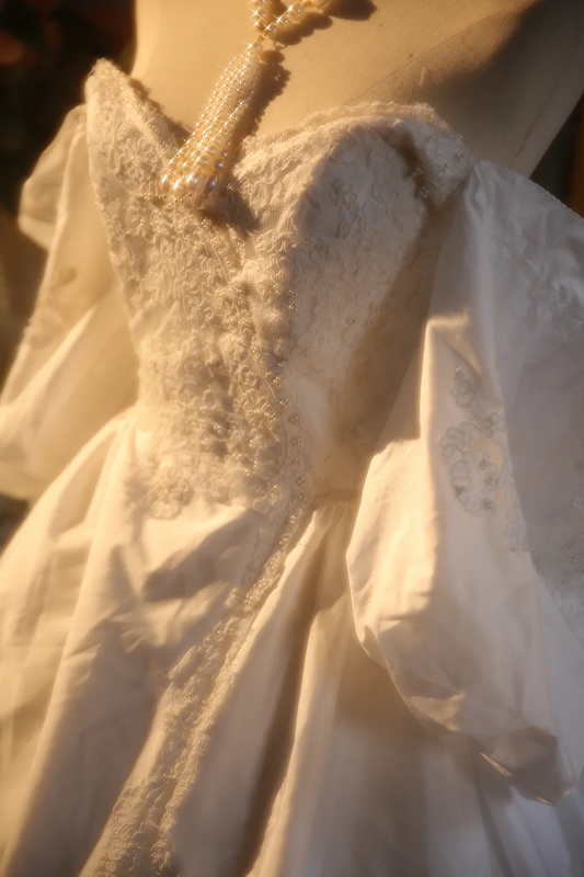 White off-the-shoulder fitted waist ball gown/bridal dress R7258