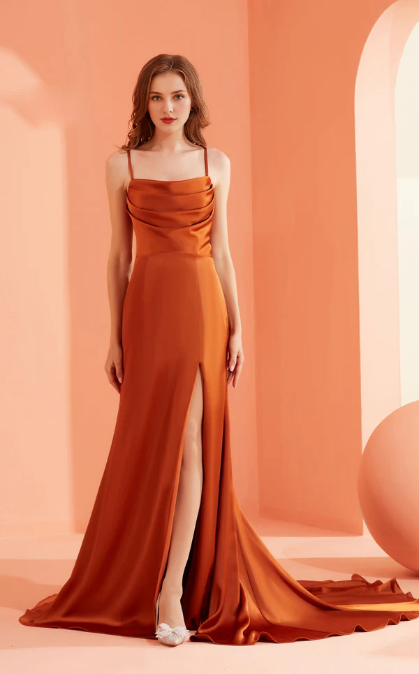 Thin shoulder strap hood with sleeveless collar side slits and floor length Prom dress