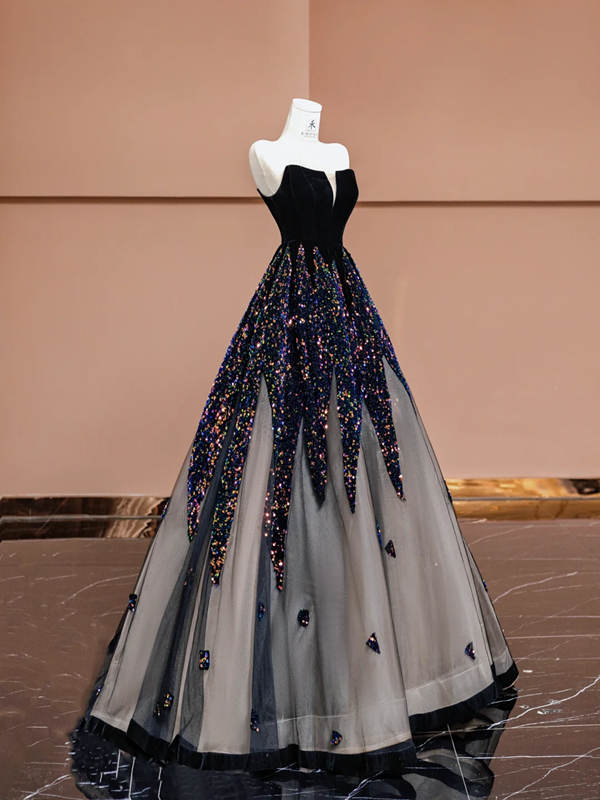 Black strapless, fitted waist, long ball gown with a full skirt R8391