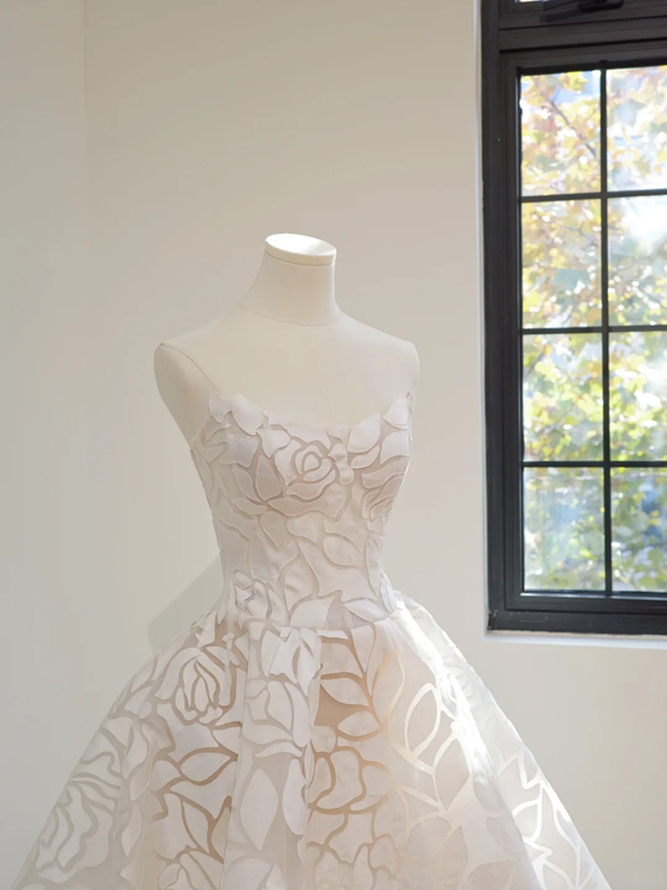 White strapless vintage print fitted waist ball gown/bridal dress R8451