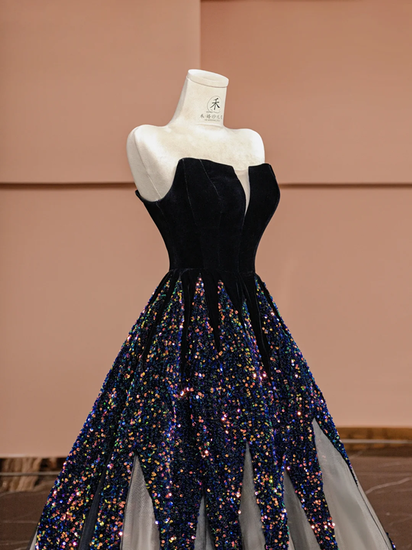 Black strapless, fitted waist, long ball gown with a full skirt R8391