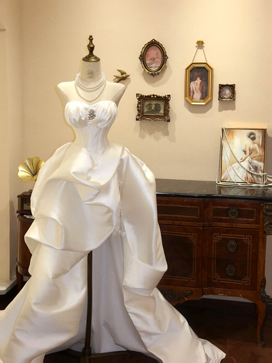 White strapless satin wedding dress with an irregular hem R6566