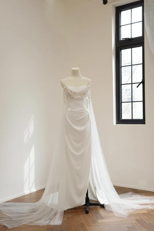 White strapless, fitted long ball gown, elegant bridal dress R8548