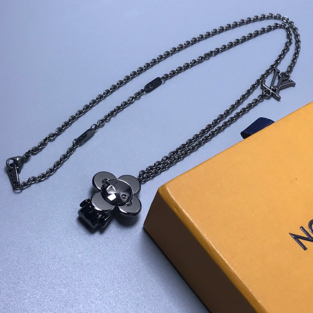 EN – Lux LV Necklaces 047