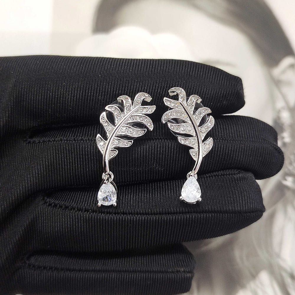 CHANEL PLUME DE CHANEL EARRINGS