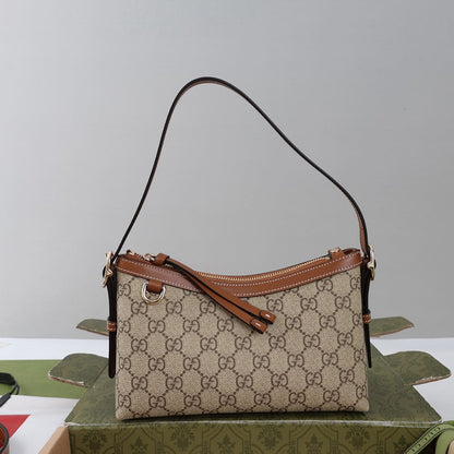 Gucci GG Emblem small shoulder bag