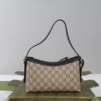 Gucci GG Emblem small shoulder bag