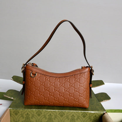 Gucci GG Emblem small shoulder bag