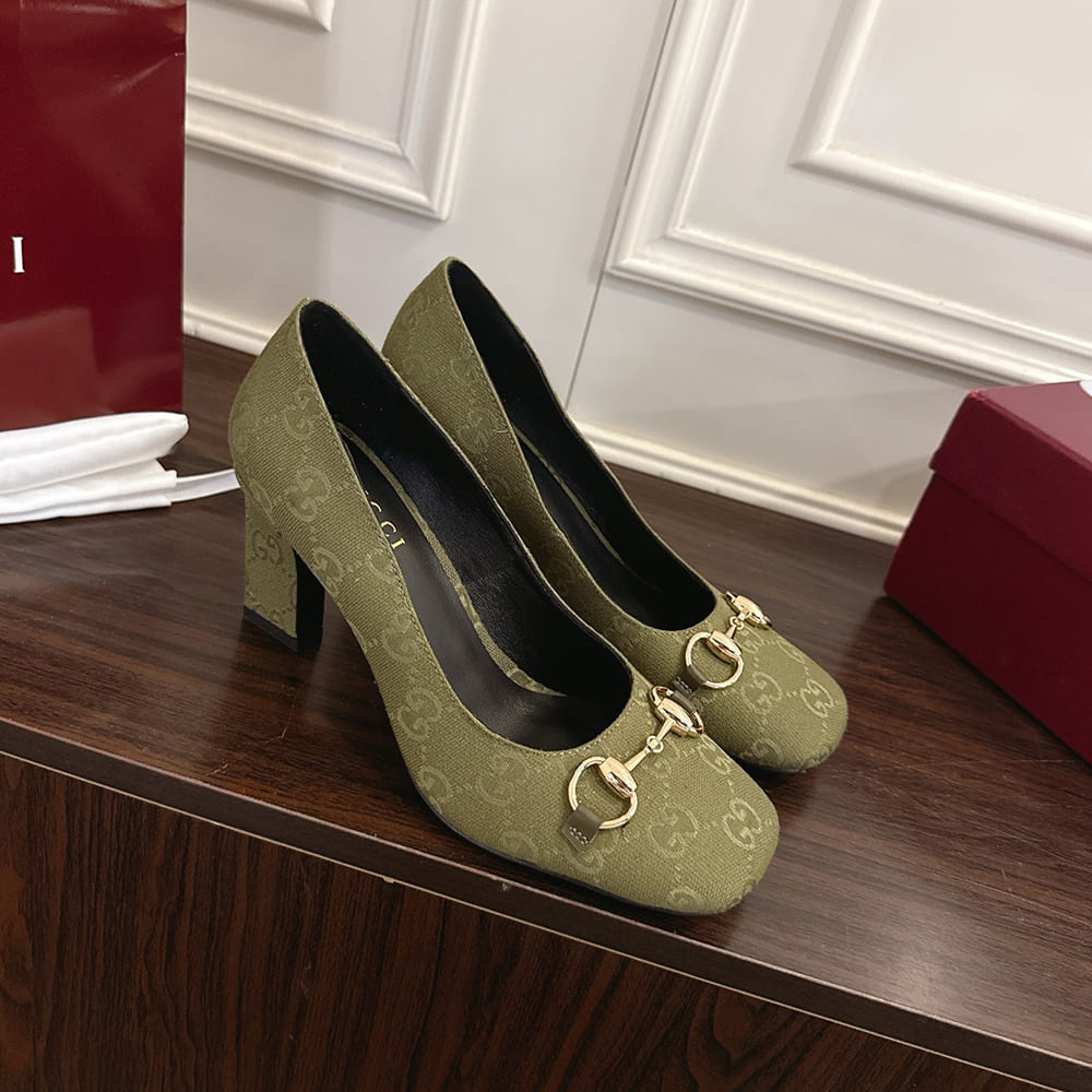 GUCCI Women’s Signora pump