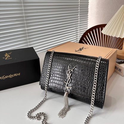 Saint Laurent Kate Tassel Medium Black 22Cm 354119DND0N1000