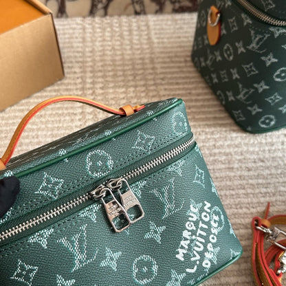 Louis Vuitton Nice Green Toiletry Bag 16cm