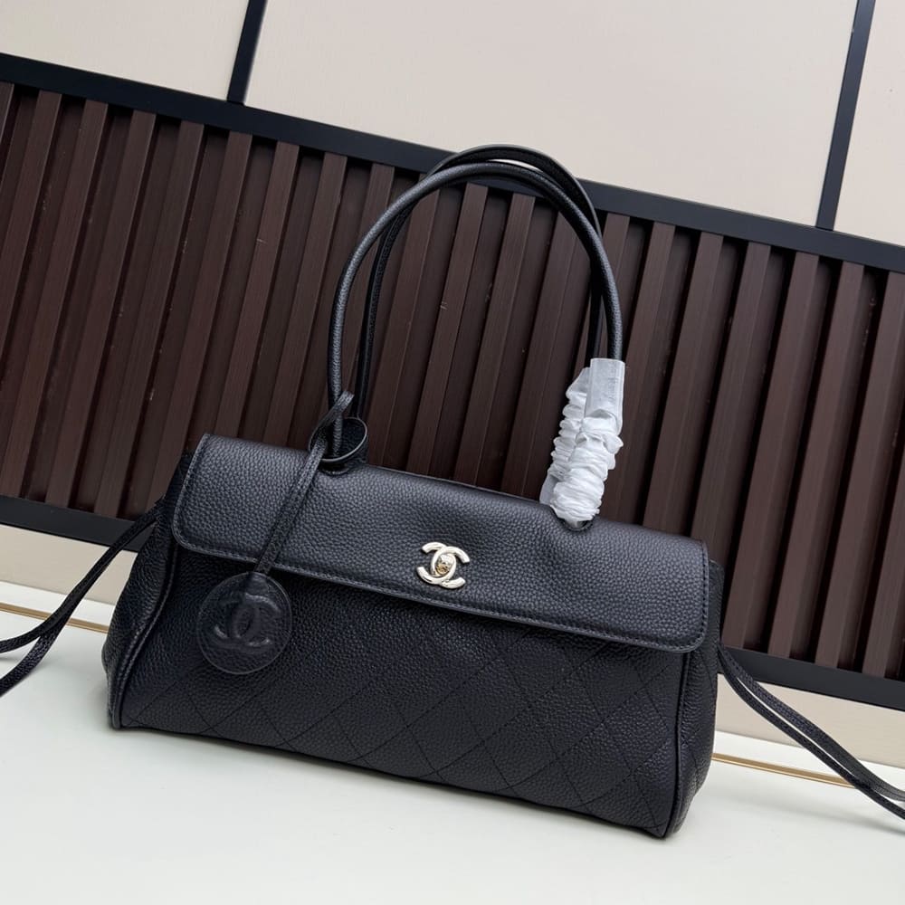 CHANEL Small Tote