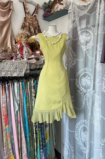Light yellow-green sleeveless fitted midi ball gown R7851