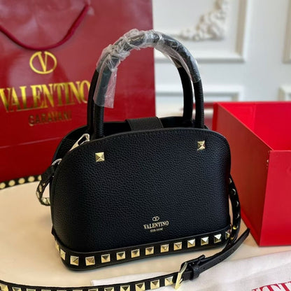 VALENTINO GARAVANI ROCKSTUD HANDBAG IN GRAINY CALFSKIN BLACK 21CM