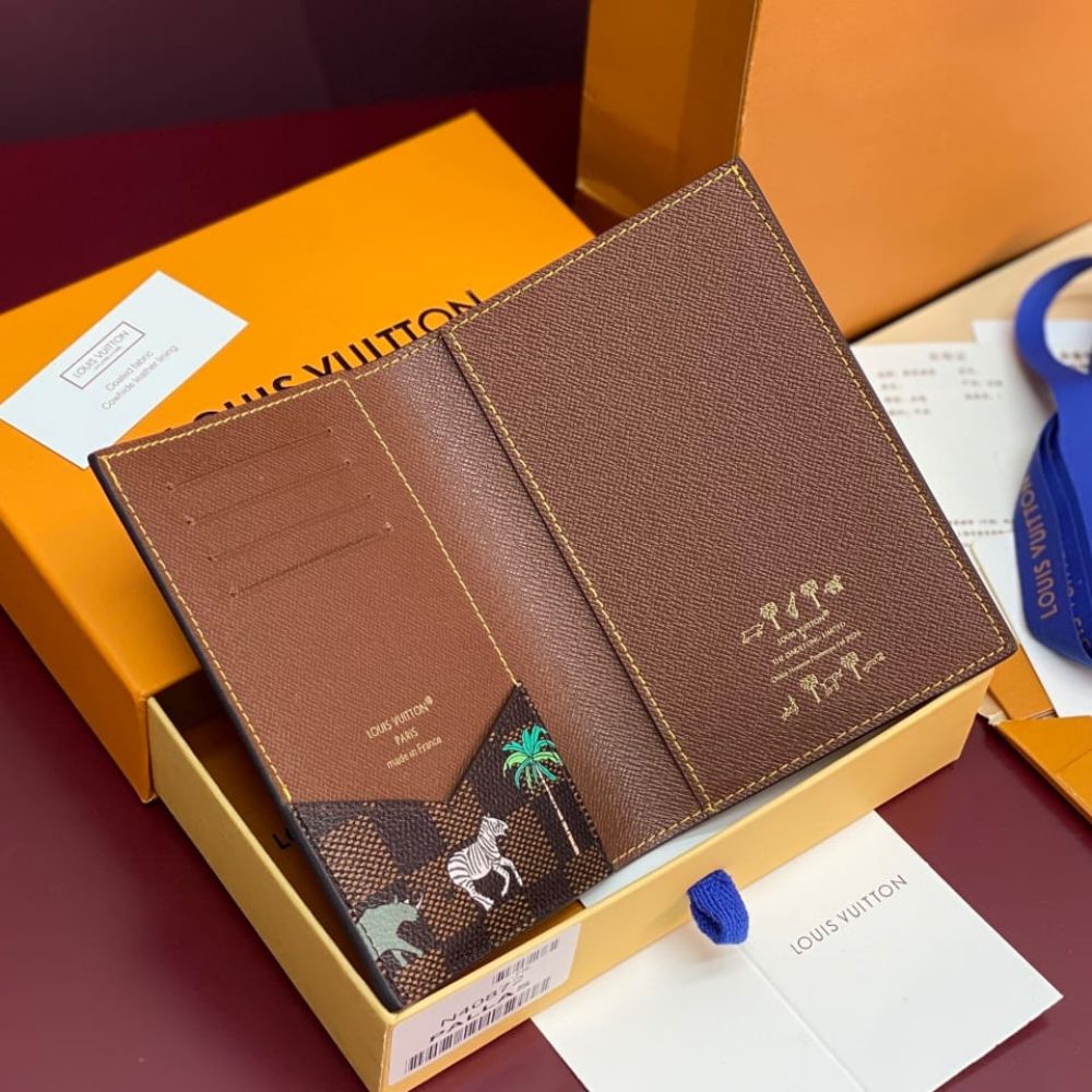 Louis Vuitton Passport Cover The Darjeeling Limited Brown 14Cm N40872