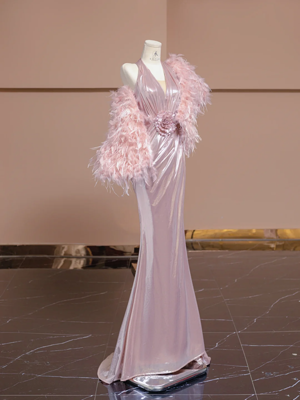 Light pink halter neck, fitted waist, bodycon long sexy ball gown R8354