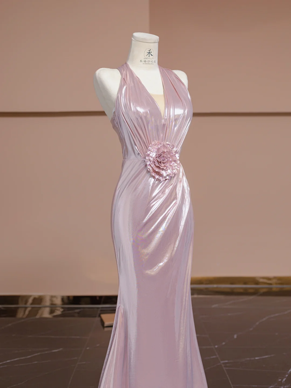 Light pink halter neck, fitted waist, bodycon long sexy ball gown R8354