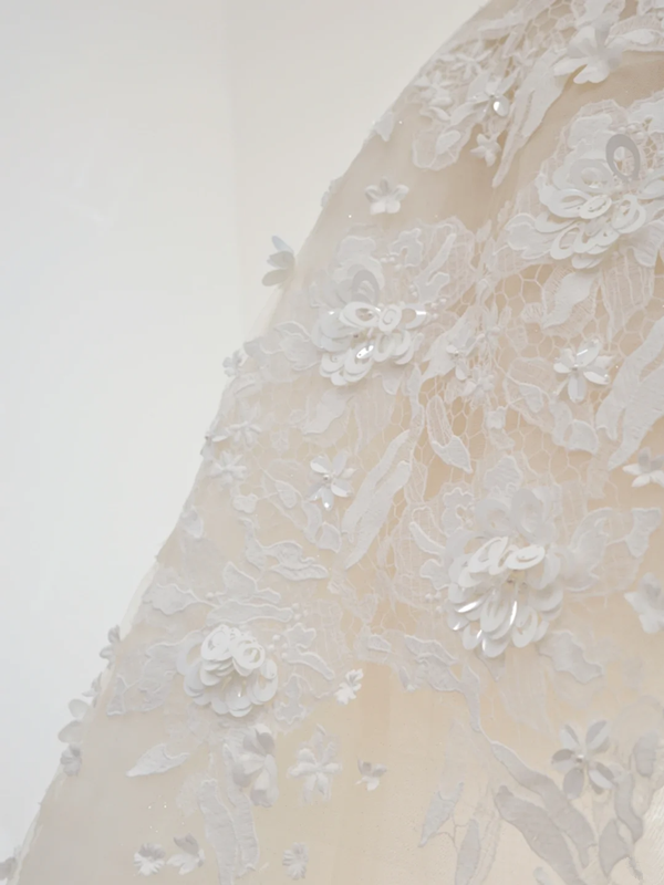 Nude pink lining, white lace strapless bodice, fitted waist, full skirt, long ball gown/bridal dress R8538