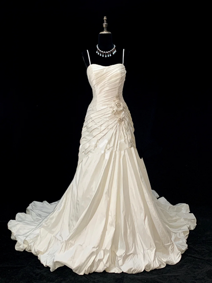 White halter-neck fitted bodycon long ball gown R8694