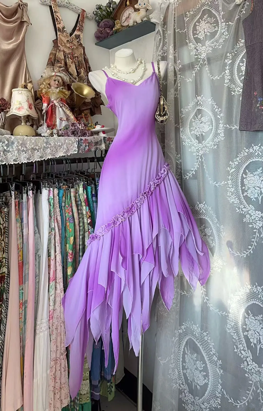 Light purple halter-neck fitted ball gown with an asymmetrical hem R7579