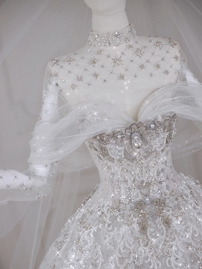 Elegant wedding dress with white bottom and bright diamonds, slim waist and puffy skirt R5868