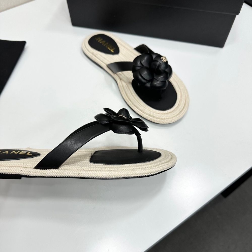 Chanel Thong With Camellia Black