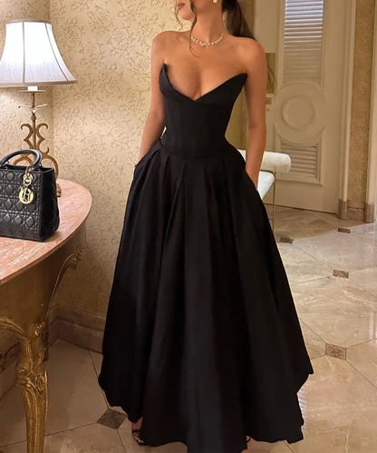 Black solid color princess dress without shoulder straps long prom dress