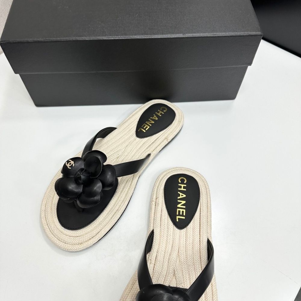 Chanel Thong With Camellia Black