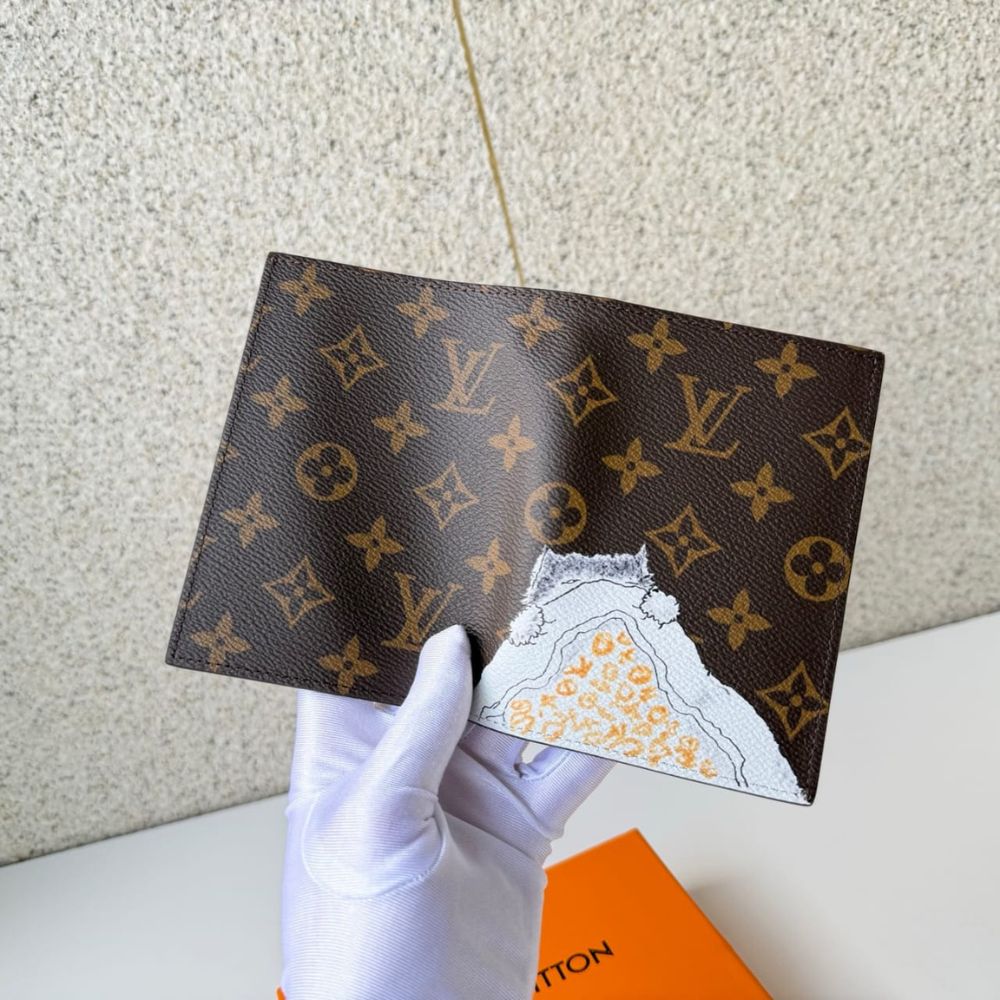 Louis Vuitton Passport Cover Monogram Coated Canvas 14Cm M25753