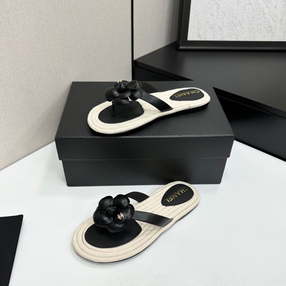 Chanel Thong With Camellia Black