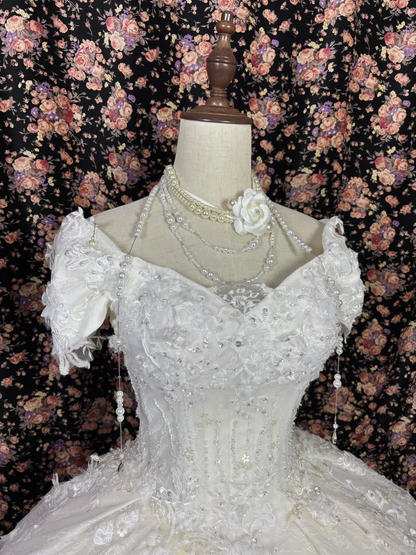 Glamorous Ivory Off-Shoulder Intricate Lace Applique Tulle Wedding Dress TP5339