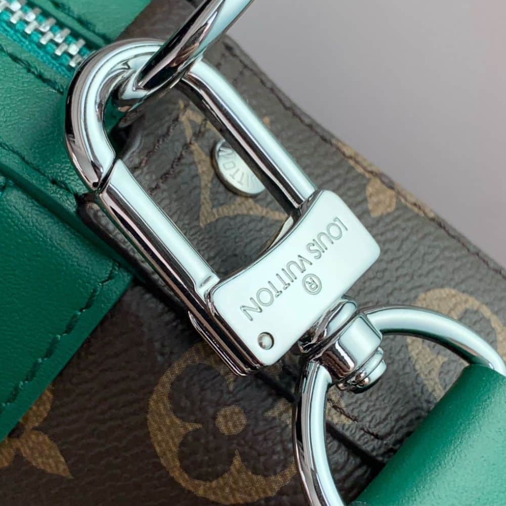 Louis Vuitton Trio Messenger Bag Green 25Cm M12766