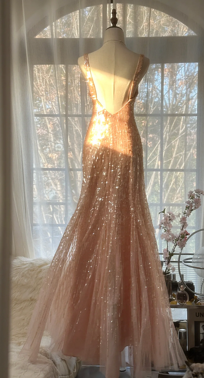 Light pink halter-neck low-cut fitted long ball gown R7703