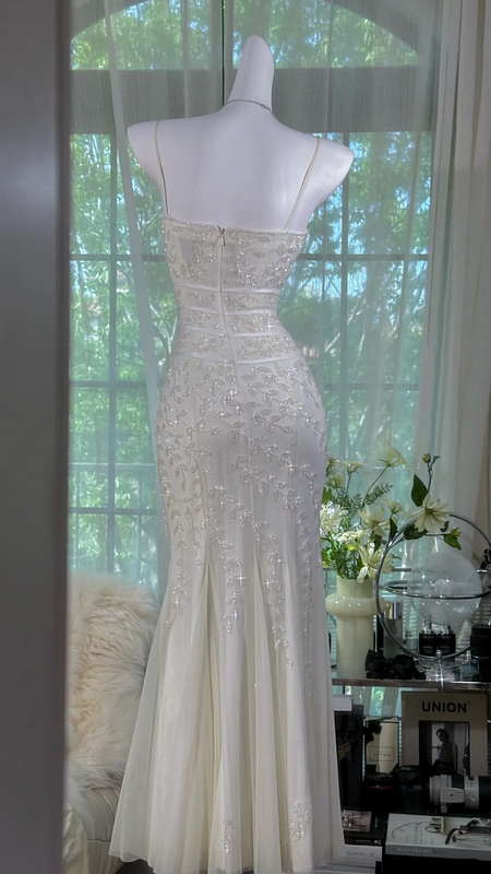 White halter-neck fitted bodycon long ball gown R7662