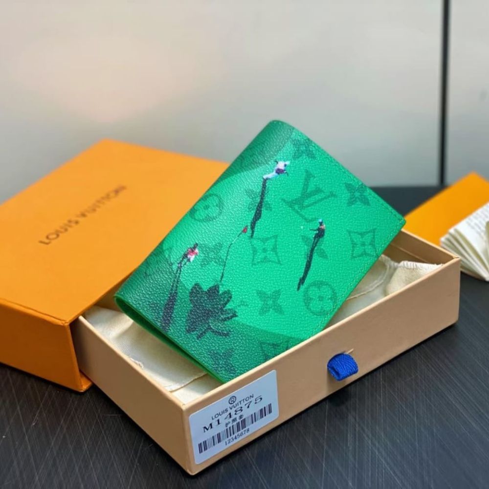 Louis Vuitton Passport Cover Golf Green 14Cm M14875