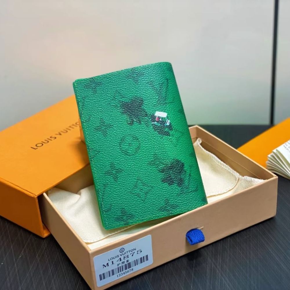 Louis Vuitton Passport Cover Golf Green 14Cm M14875