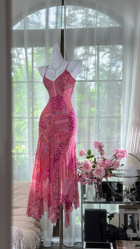 Pink floral print halter-neck fitted long ball gown R7624