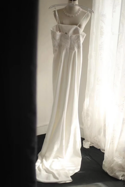 White halter-neck fitted long ball gown R6749
