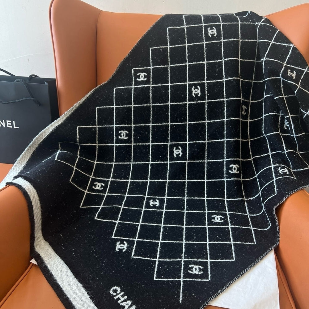 Chanel 25A Quilted Double C Scarf Black 180Cm