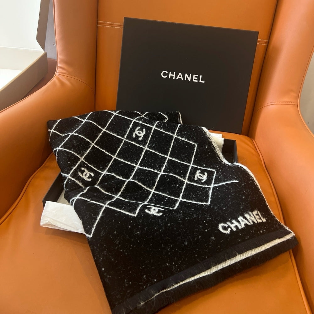 Chanel 25A Quilted Double C Scarf Black 180Cm