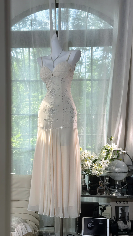 Champagne white halter-neck fitted long ball gown R7625
